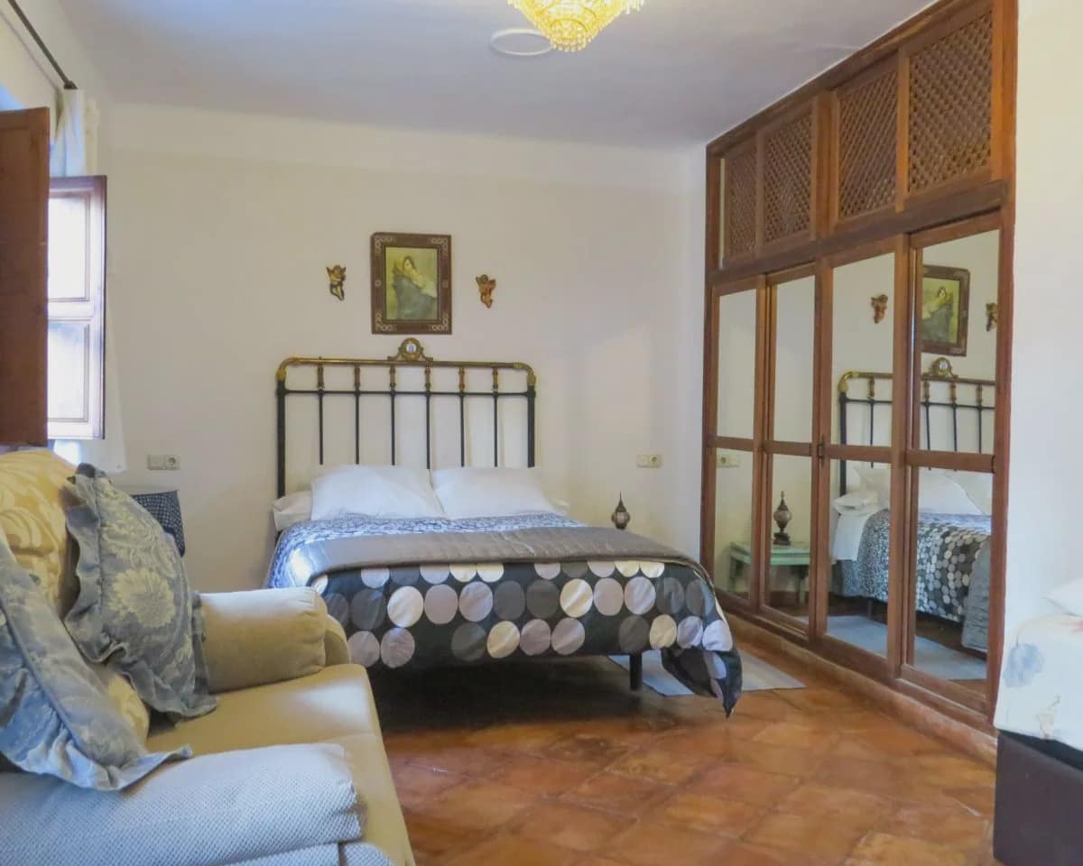 8 soveværelse Byhus til salg i Granada by med swimmingpool - € 1.300.000 (Ref: 7480751)