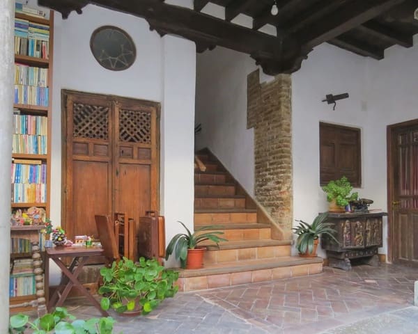 8 bedroom Guesthouse/B & B for sale in Albaicin, Granada city with pool - € 1,300,000 (Ref: 7480751)