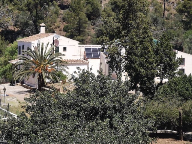 9 soverom Finca/Herregård til salgs i Colmenar med svømmebasseng garasje - € 850 000 (Ref: 7585685)