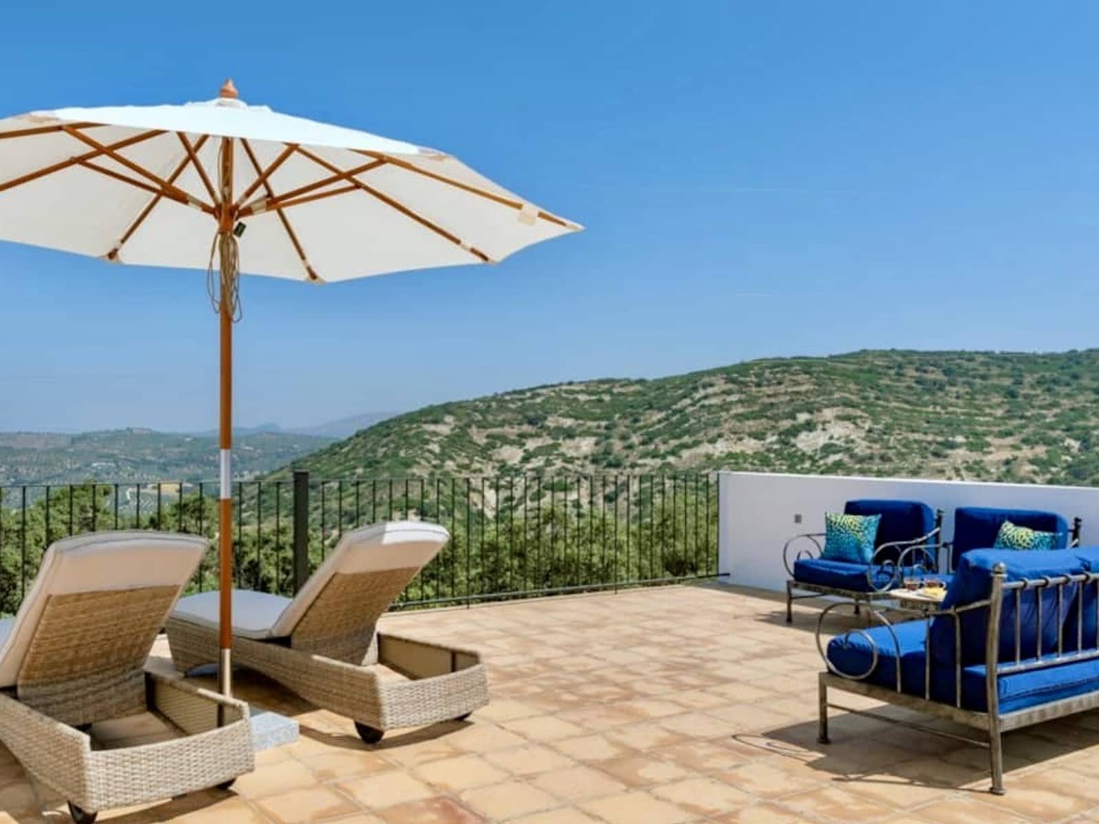 5 soveværelse Finca/Landehus til salg i Zagra med swimmingpool - € 675.000 (Ref: 7593970)