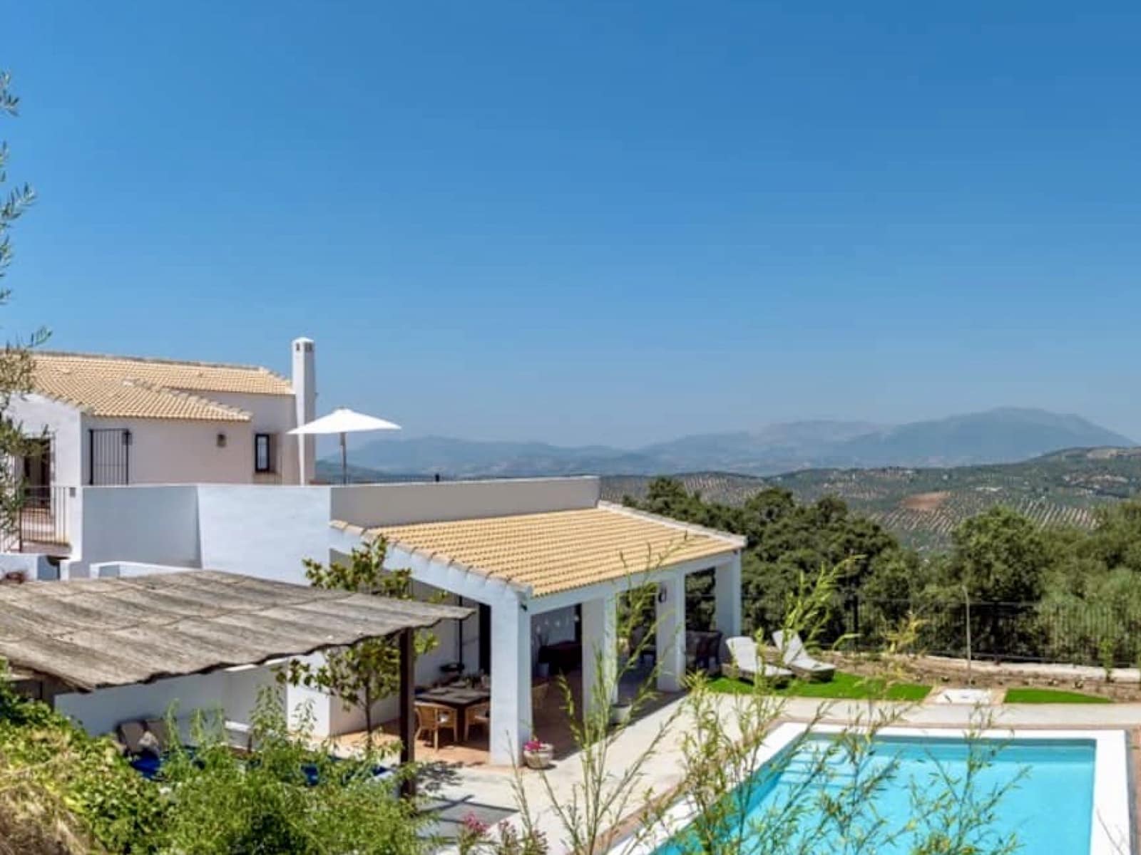 5 soveværelse Finca/Landehus til salg i Zagra med swimmingpool - € 675.000 (Ref: 7593970)