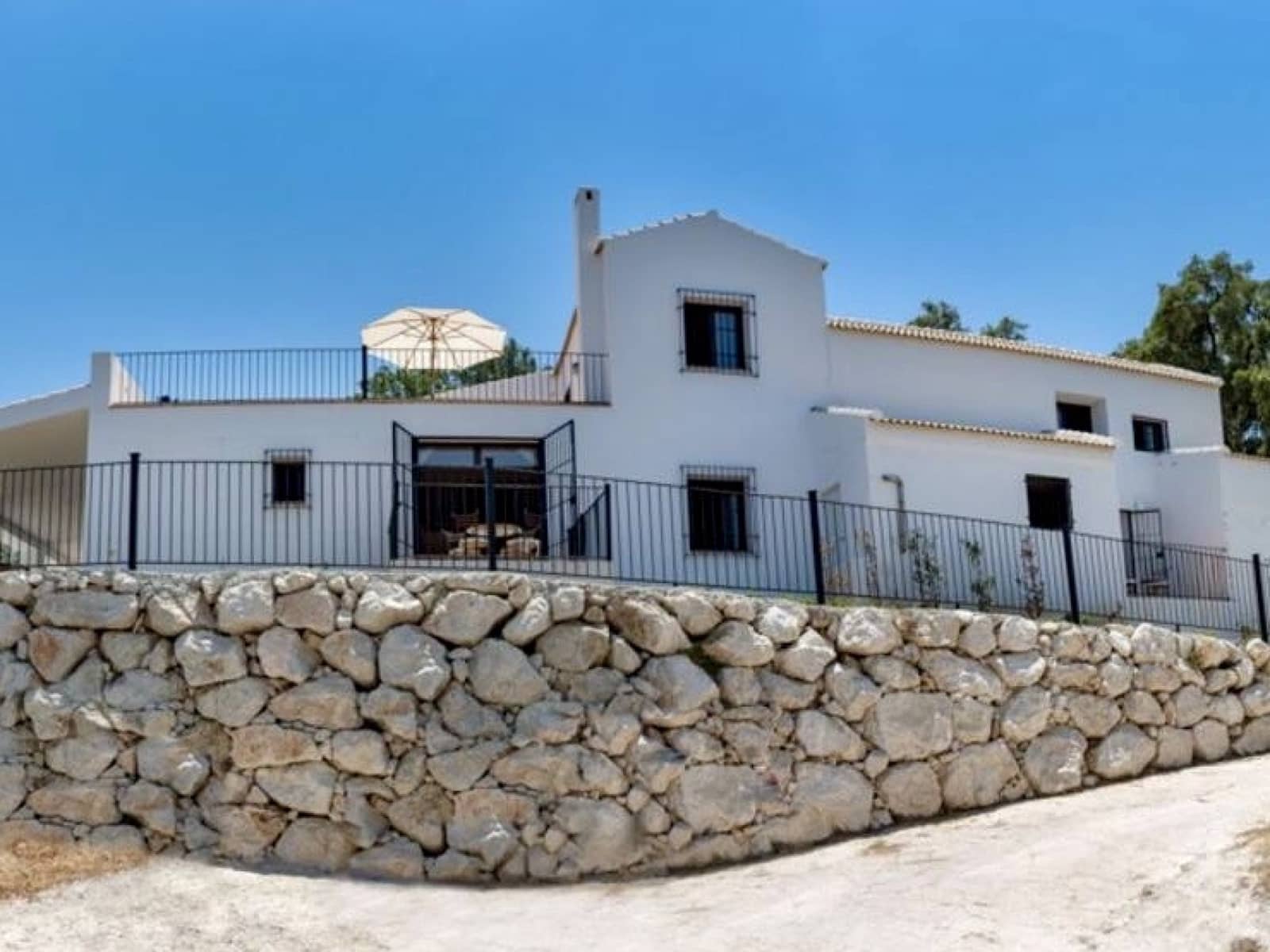 5 soveværelse Finca/Landehus til salg i Zagra med swimmingpool - € 675.000 (Ref: 7593970)