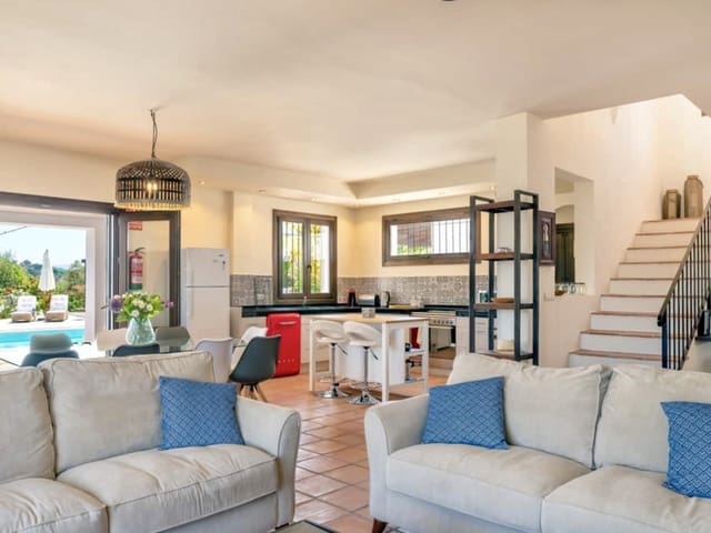 5 sypialnia Finka/Dom wiejski na sprzedaż w Zagra z basenem - 675 000 € (Ref: 7593970)