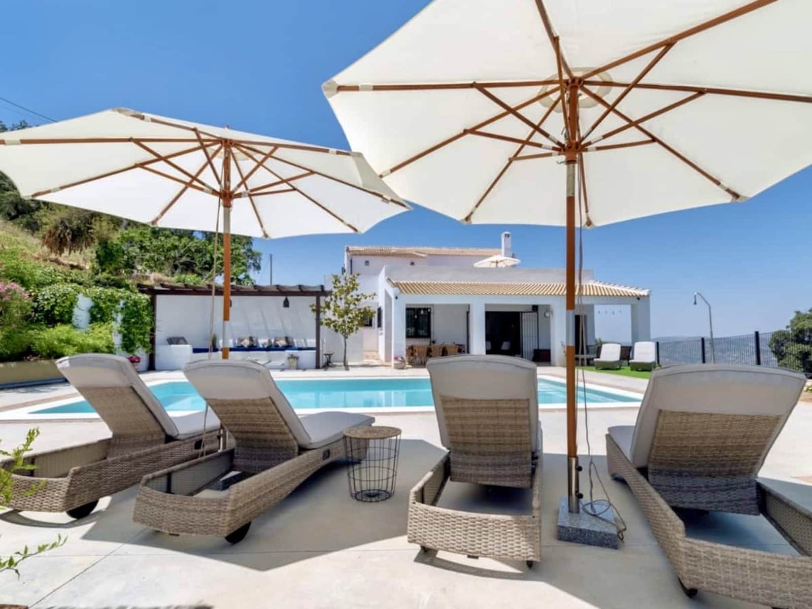 5 soveværelse Finca/Landehus til salg i Zagra med swimmingpool - € 675.000 (Ref: 7593970)