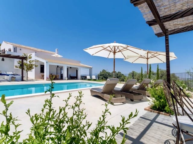 Finca/Casa Rural de 5 habitaciones en Zagra en venta con piscina - 675.000 € (Ref: 7593970)