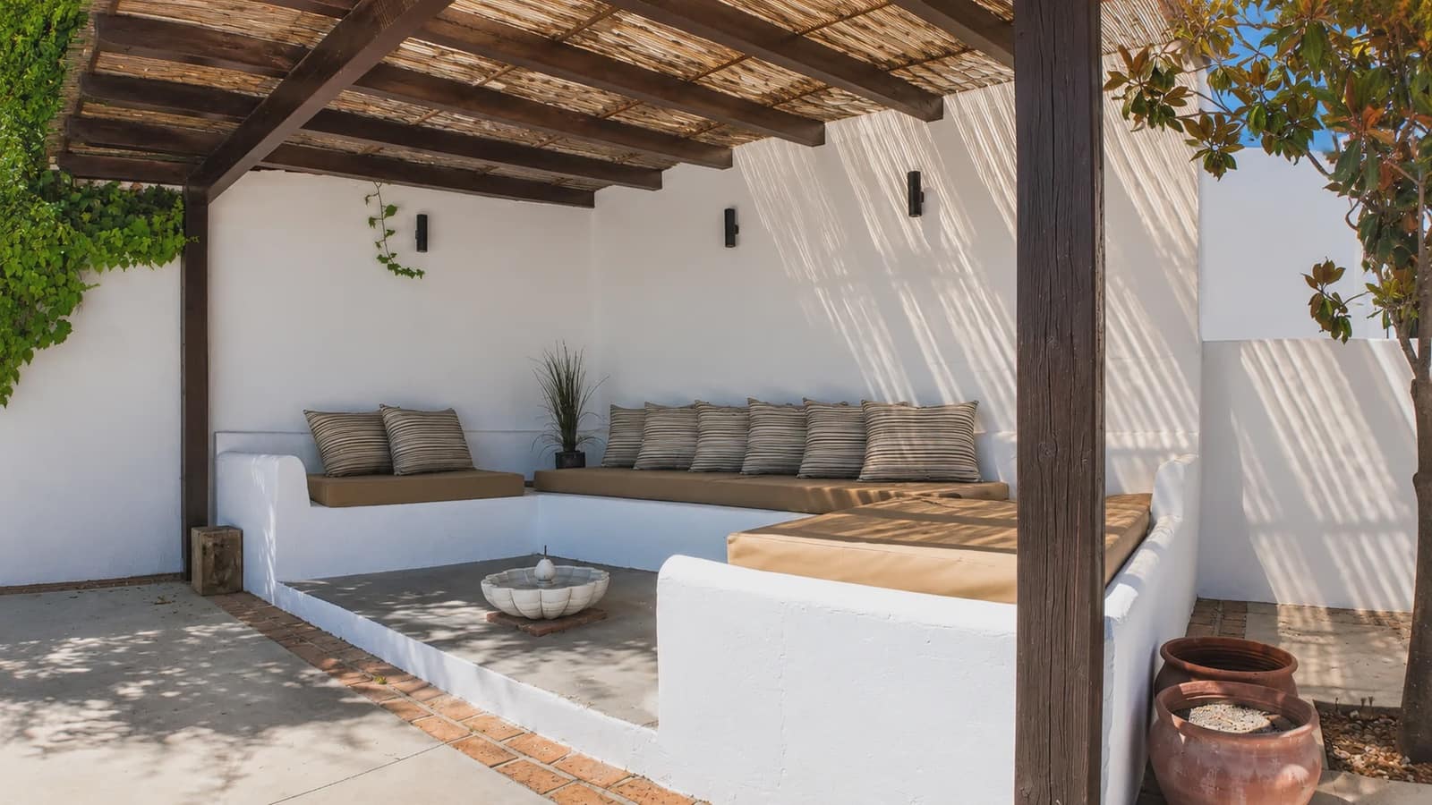 5 soveværelse Finca/Landehus til salg i Zagra med swimmingpool - € 595.000 (Ref: 7593970)