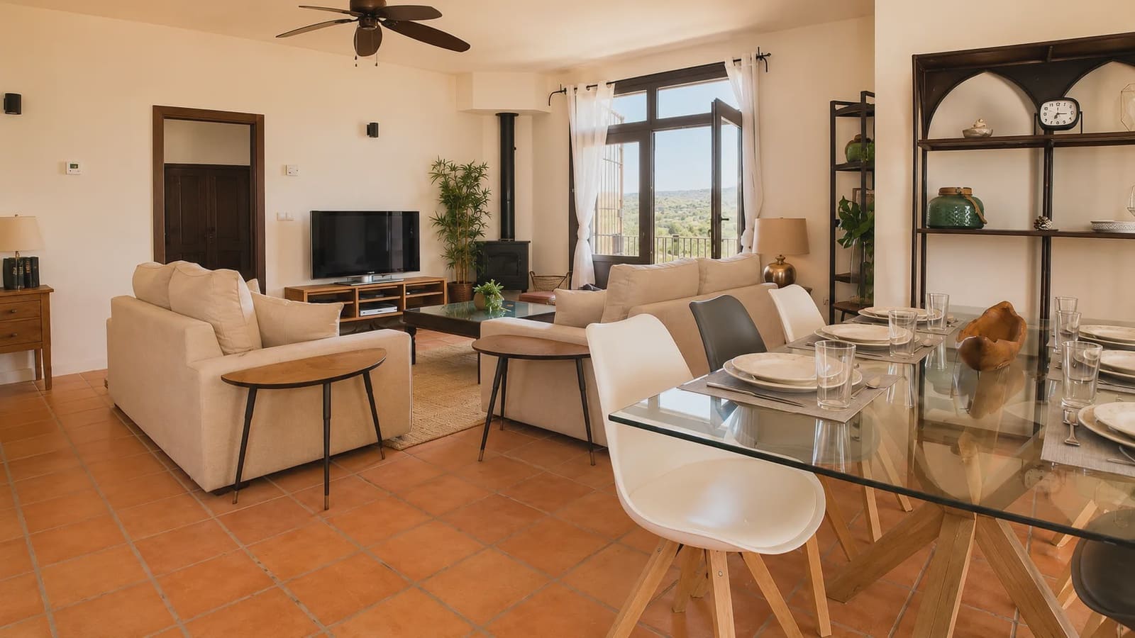 5 soveværelse Finca/Landehus til salg i Zagra med swimmingpool - € 595.000 (Ref: 7593970)