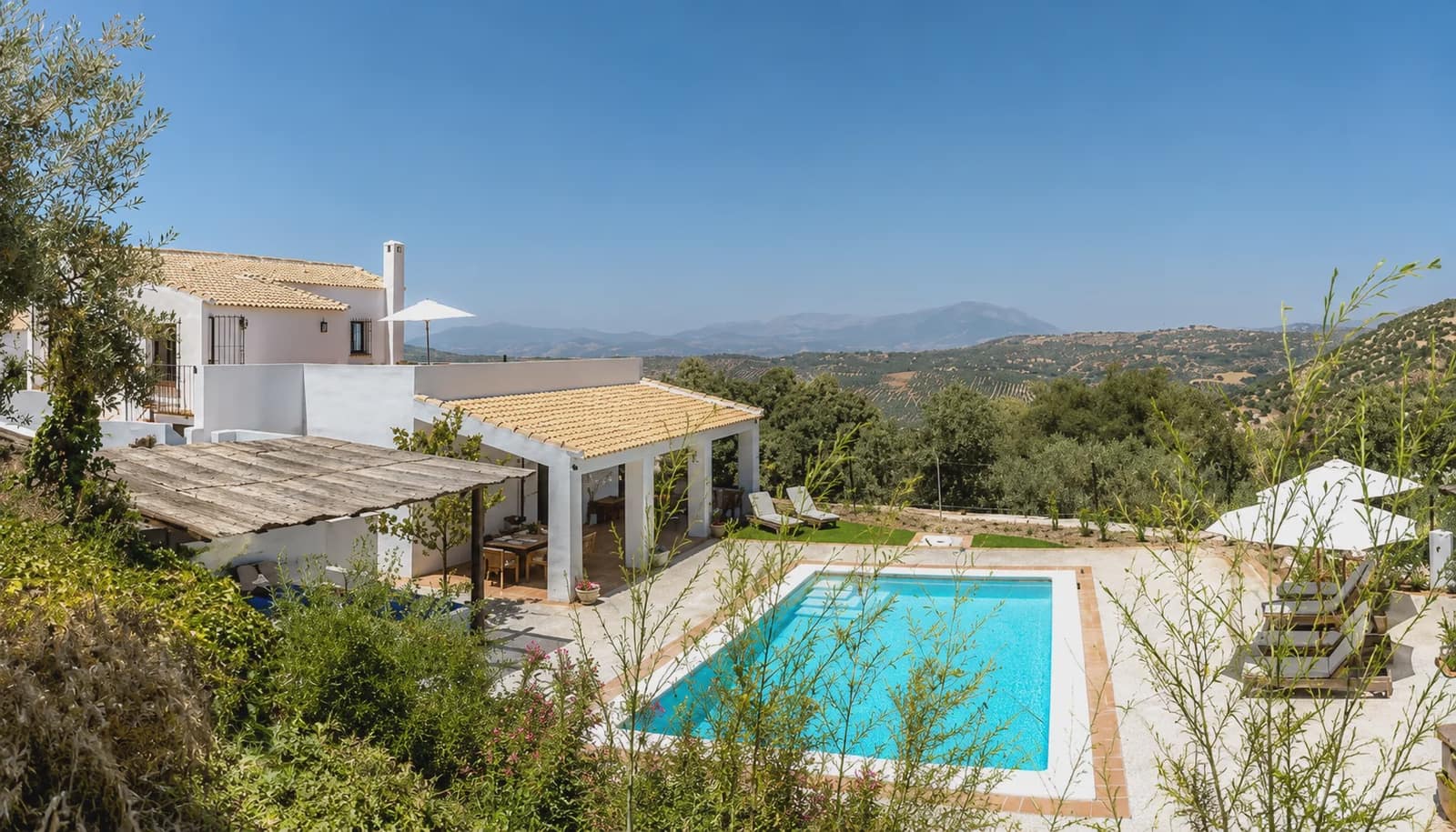5 soveværelse Finca/Landehus til salg i Zagra med swimmingpool - € 595.000 (Ref: 7593970)