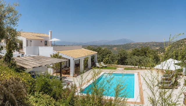 Finca/Casa Rural de 5 habitaciones en Zagra en venta con piscina - 595.000 € (Ref: 7593970)
