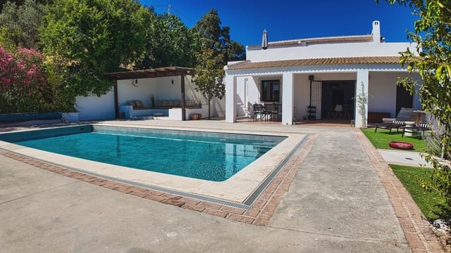 Finca/Casa Rural de 5 habitaciones en Zagra en venta con piscina - 595.000 € (Ref: 7593970)