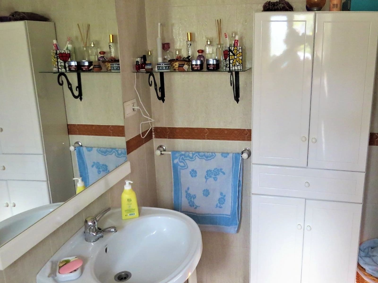 4 soveværelse Byhus til salg i Cadiar - € 190.000 (Ref: 7723179)