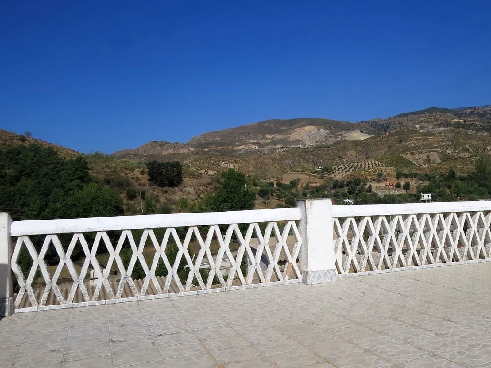 4 soveværelse Byhus til salg i Cadiar - € 190.000 (Ref: 7723179)