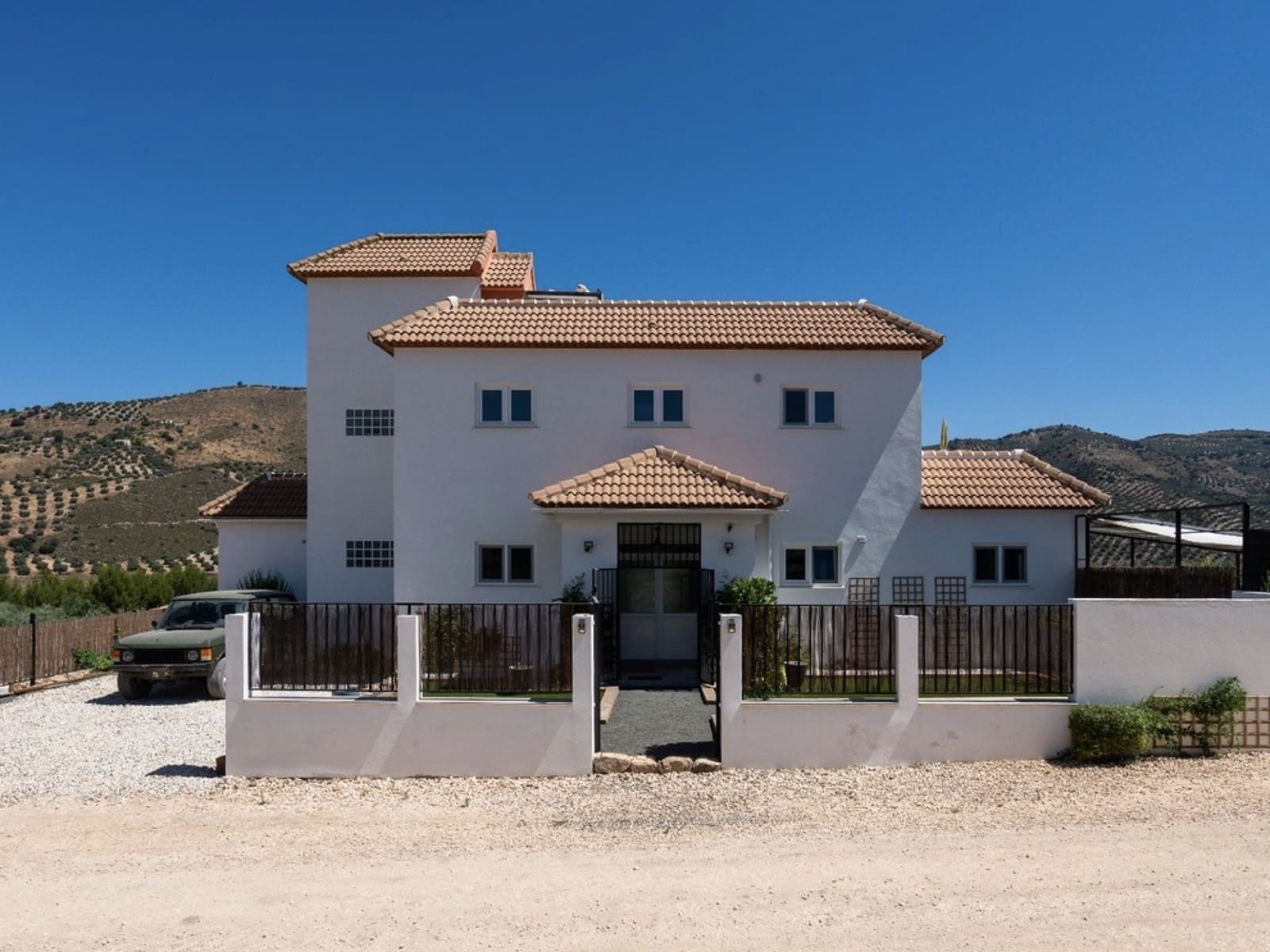 6 soveværelse Villa til salg i Iznajar med swimmingpool garage - € 825.000 (Ref: 7786634)