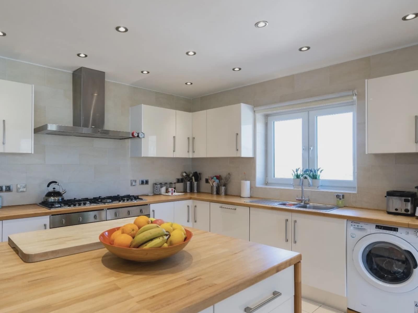 6 soveværelse Finca/Landehus til salg i Iznajar med swimmingpool garage - € 825.000 (Ref: 7786634)