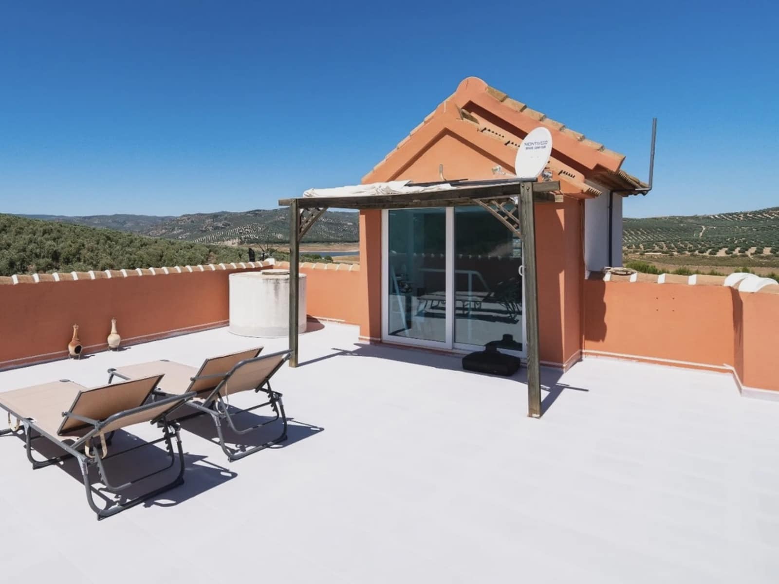 6 soveværelse Finca/Landehus til salg i Iznajar med swimmingpool garage - € 825.000 (Ref: 7786634)