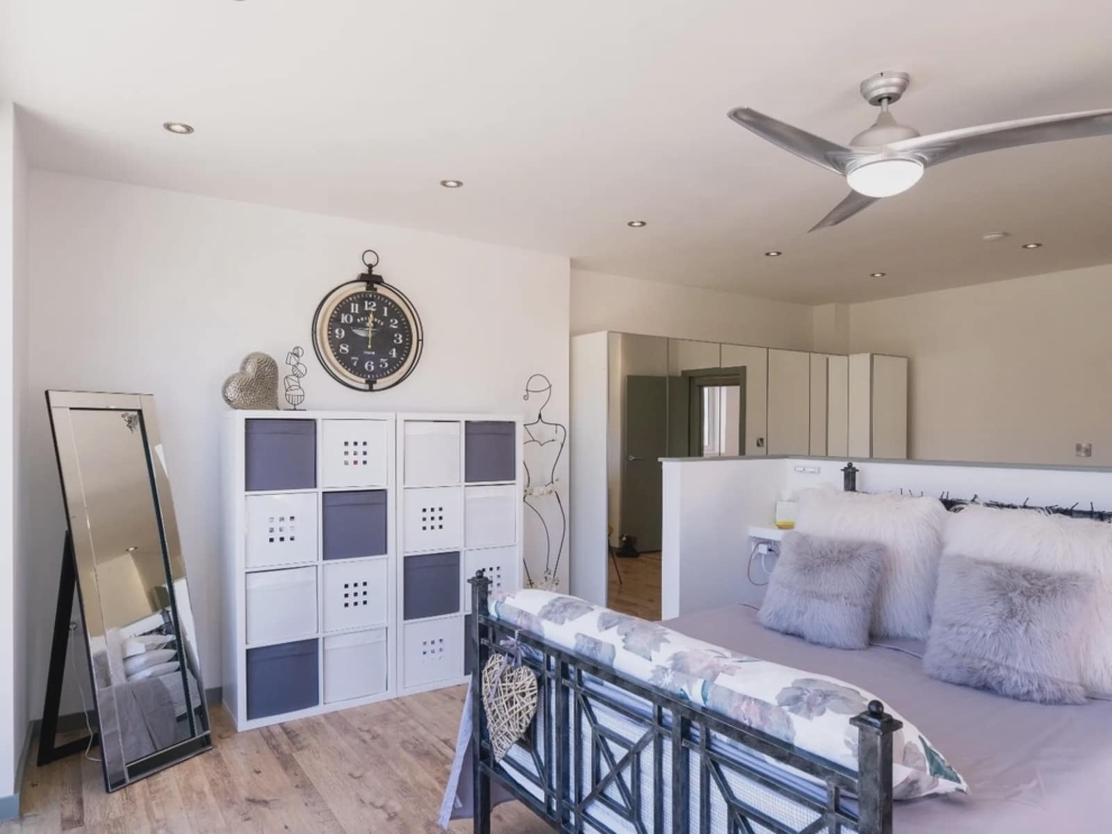6 soveværelse Finca/Landehus til salg i Iznajar med swimmingpool garage - € 825.000 (Ref: 7786634)