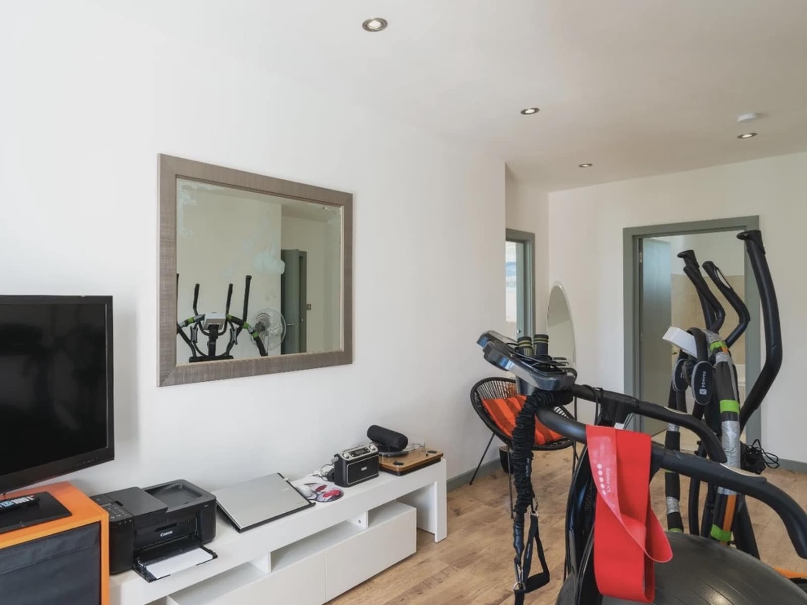 6 soveværelse Finca/Landehus til salg i Iznajar med swimmingpool garage - € 825.000 (Ref: 7786634)
