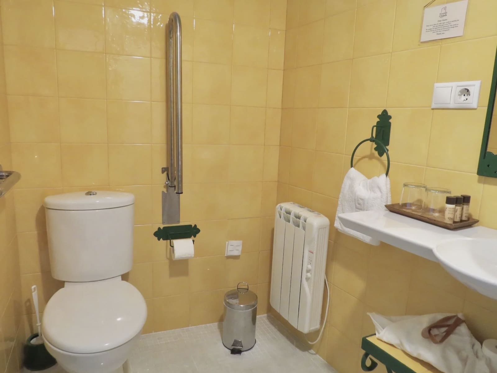 6 sypialnia Dom na sprzedaż w Miasto Grenada z garażem - 910 000 € (Ref: 7827296)