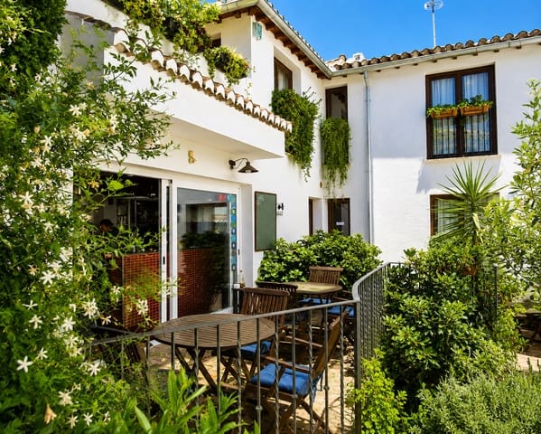6 bedroom Guesthouse/B & B for sale in Albaicin, Granada city with garage - € 910,000 (Ref: 7827296)