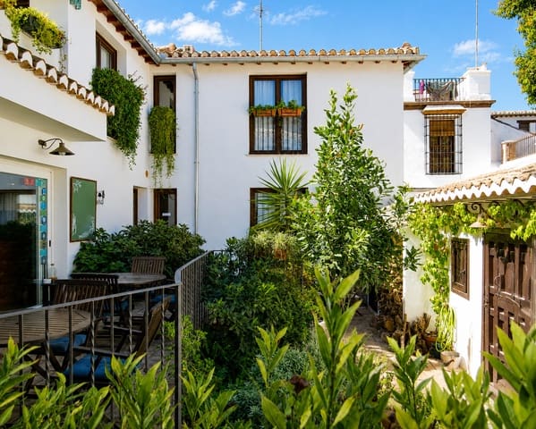 6 bedroom Guesthouse/B & B for sale in Albaicin, Granada city with garage - € 910,000 (Ref: 7827296)