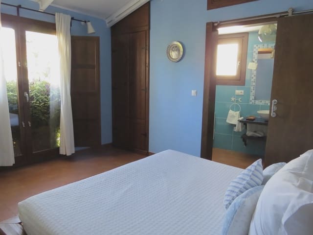 6 bedroom Guesthouse/B & B for sale in Albaicin, Granada city with garage - € 910,000 (Ref: 7827296)