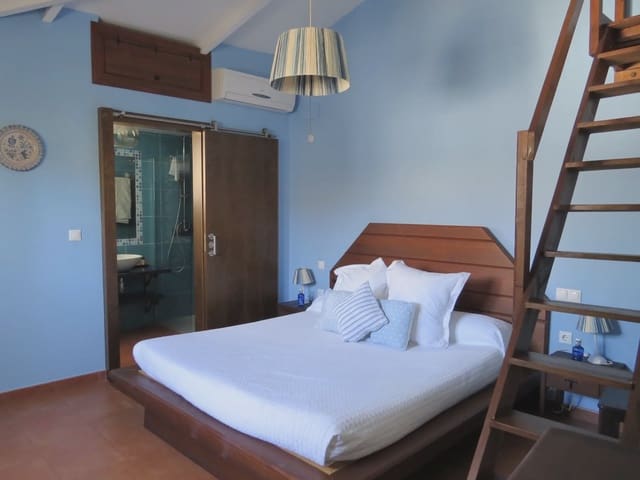 6 bedroom Guesthouse/B & B for sale in Albaicin, Granada city with garage - € 910,000 (Ref: 7827296)