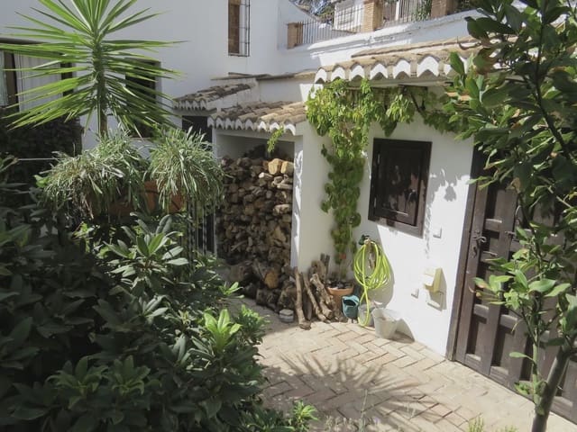 6 bedroom Guesthouse/B & B for sale in Albaicin, Granada city with garage - € 910,000 (Ref: 7827296)