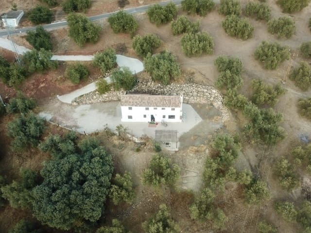 4 soveværelse Finca/Landehus til salg i Iznájar - € 189.000 (Ref: 8016574)