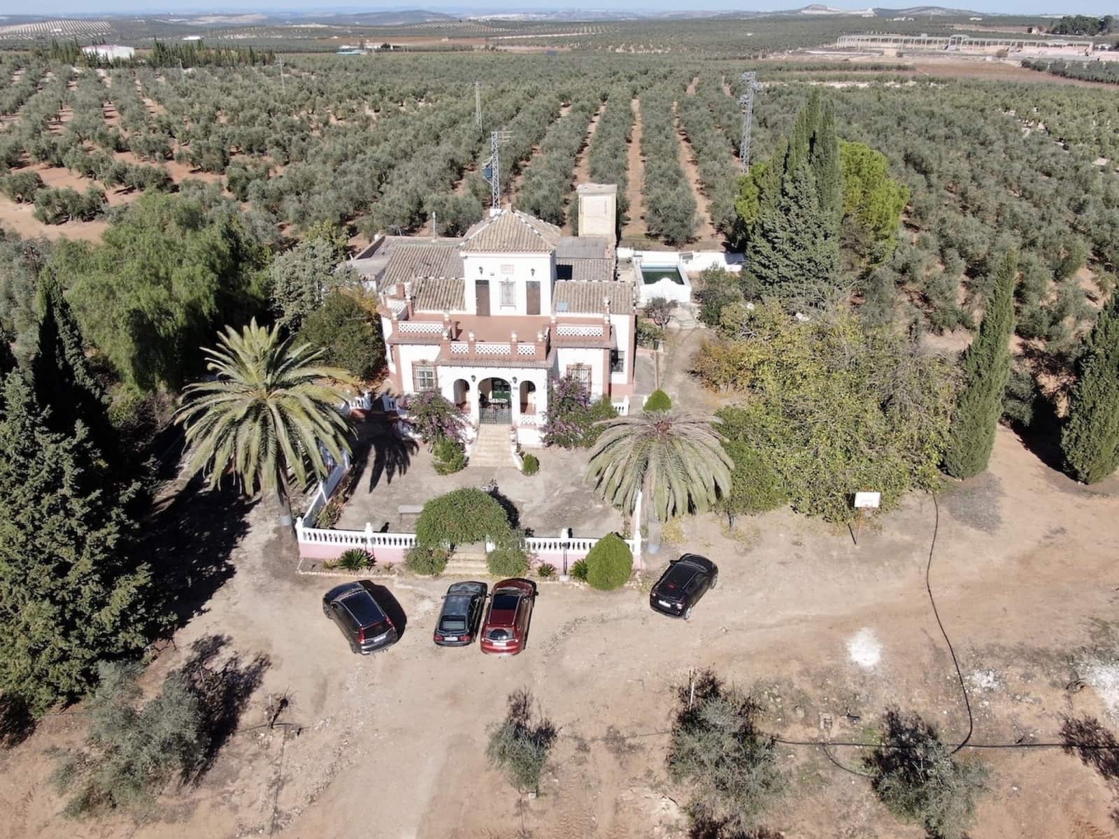 5 quarto Quinta/Casa Rural para venda em Puente Genil com piscina garagem - 400 000 € (Ref: 8074384)