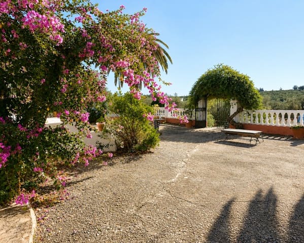 5 bedroom Finca/Country House for sale in Puente Genil with pool garage - € 400,000 (Ref: 8074384)