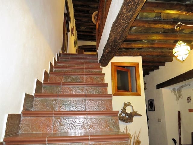 2 bedroom Townhouse for sale in Bérchules - € 80,000 (Ref: 8158939)