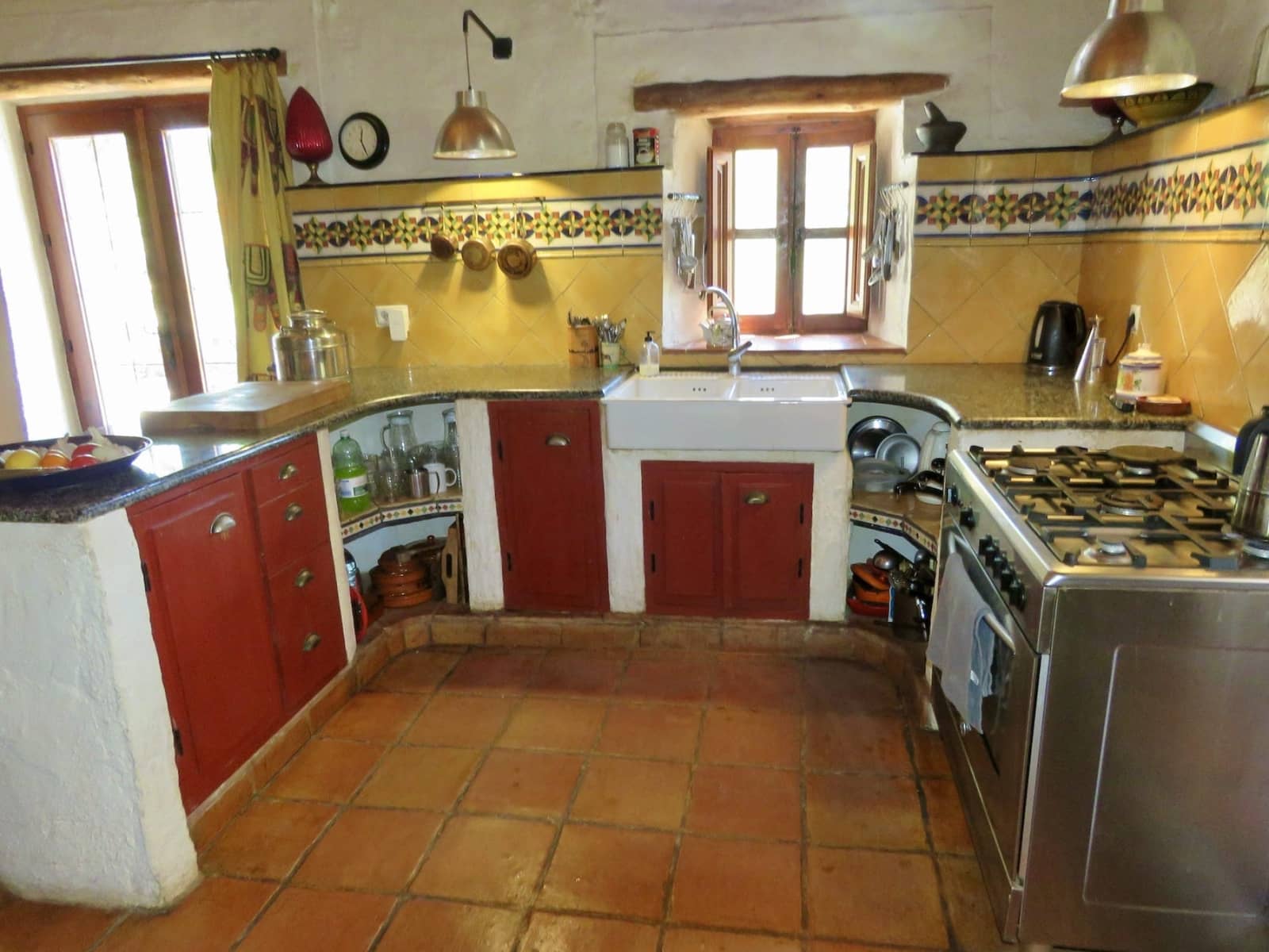 6 soveværelse Finca/Landehus til salg i Cazorla med swimmingpool - € 550.000 (Ref: 8301453)