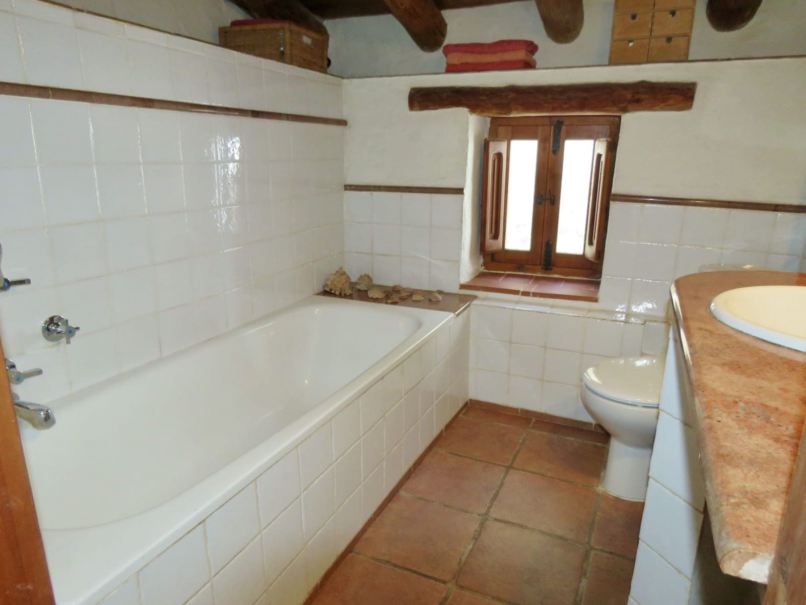 6 soveværelse Finca/Landehus til salg i Cazorla med swimmingpool - € 550.000 (Ref: 8301453)