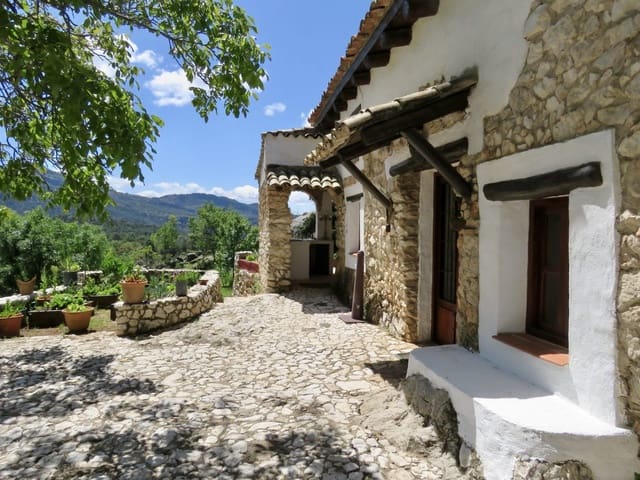 6 sovrum Finca/Hus på landet till salu i Cazorla med pool - 550 000 € (Ref: 8301453)