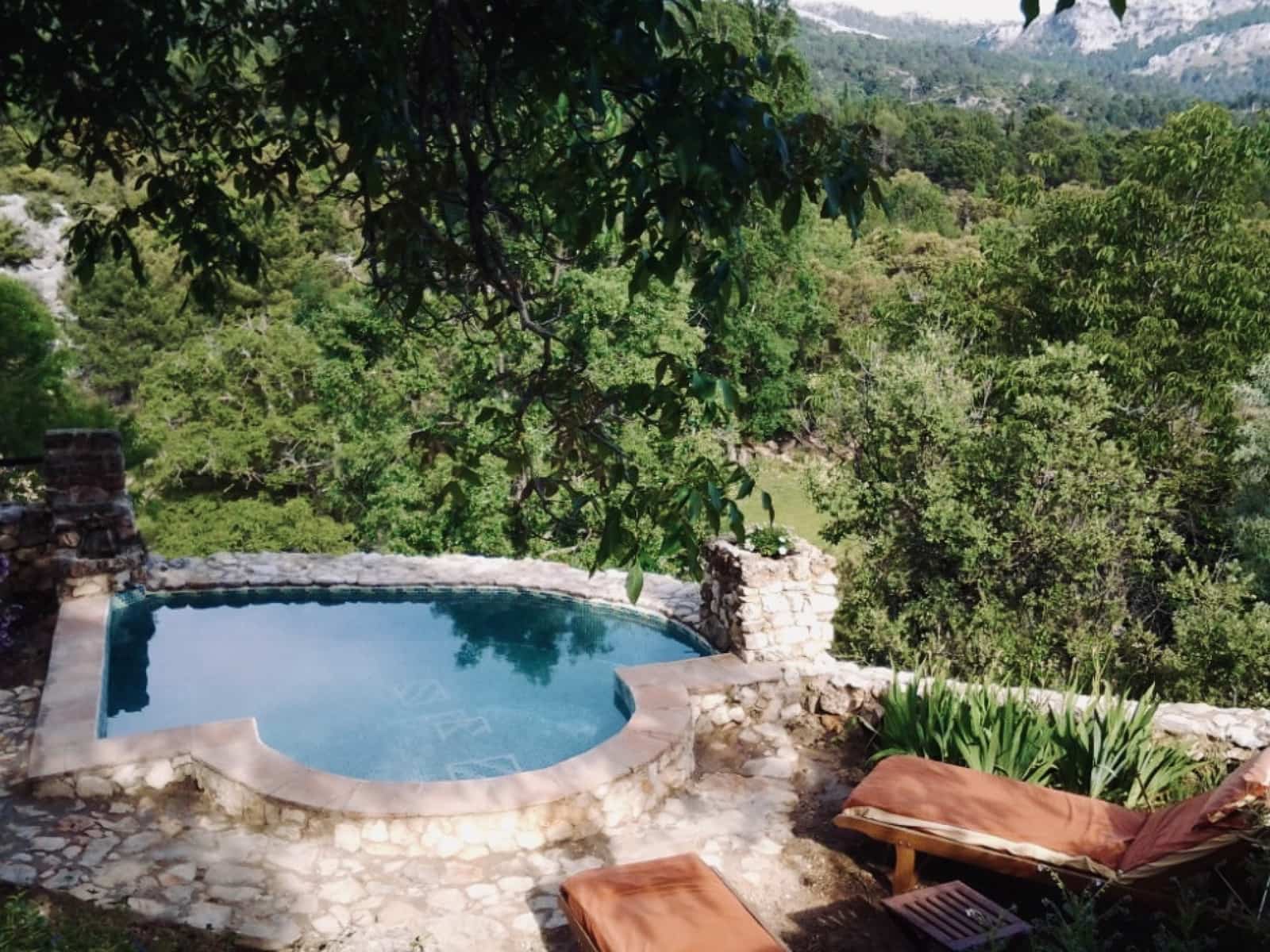 6 soveværelse Finca/Landehus til salg i Cazorla med swimmingpool - € 550.000 (Ref: 8301453)