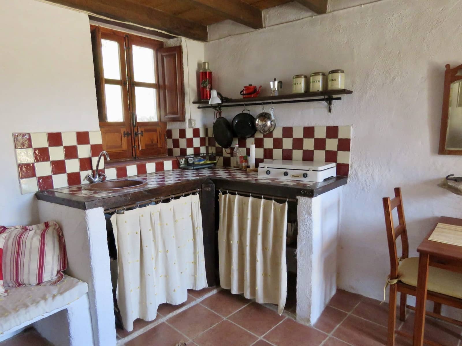 6 soveværelse Finca/Landehus til salg i Cazorla med swimmingpool - € 550.000 (Ref: 8301453)