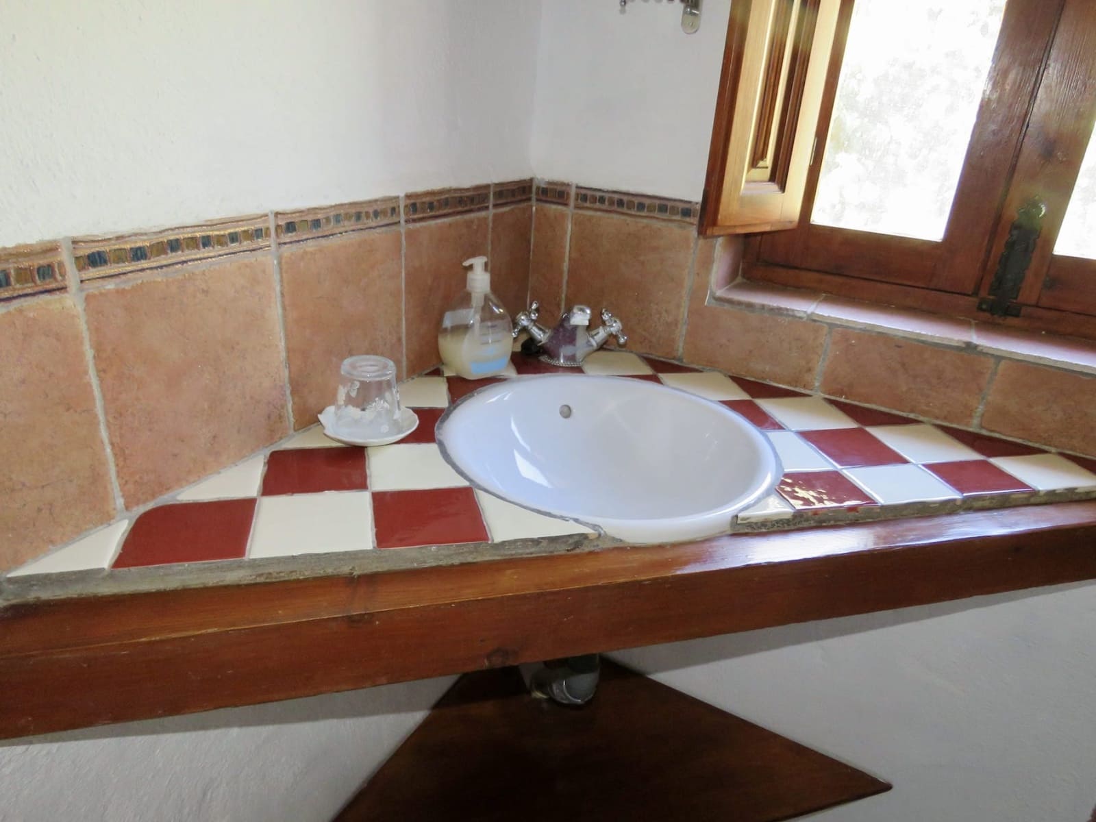 6 soveværelse Finca/Landehus til salg i Cazorla med swimmingpool - € 550.000 (Ref: 8301453)