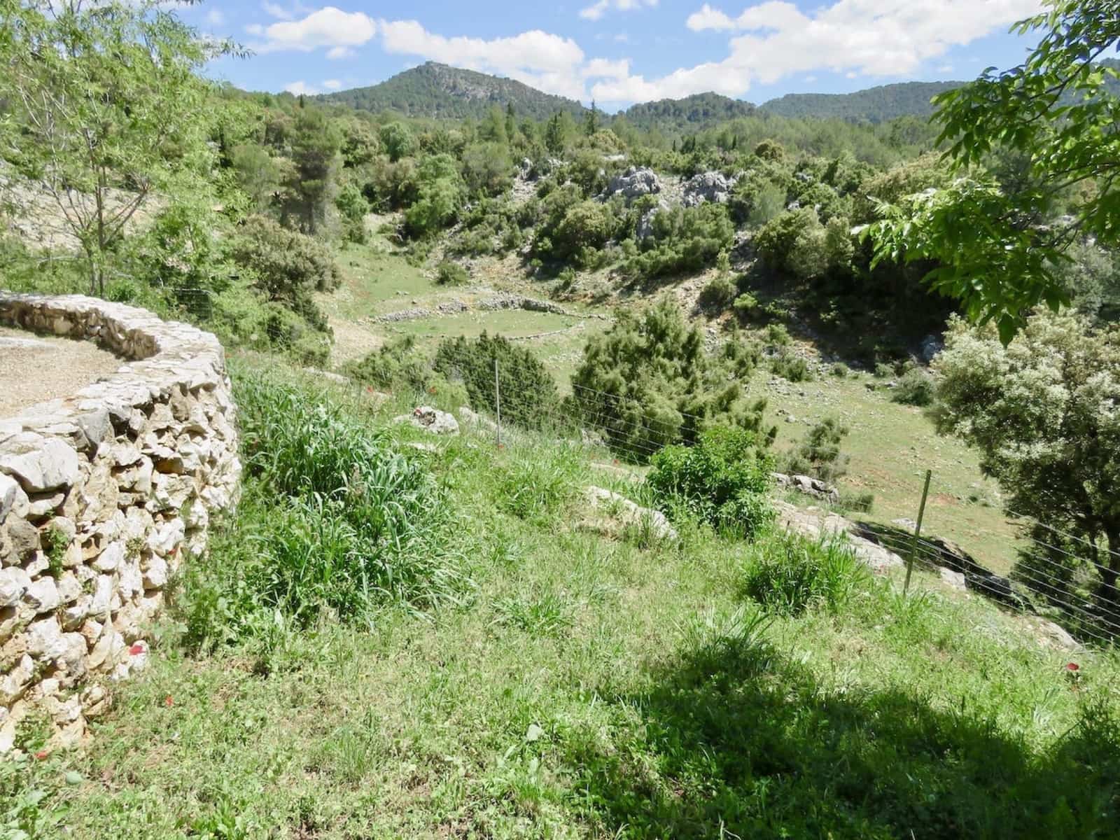 6 soveværelse Finca/Landehus til salg i Cazorla med swimmingpool - € 550.000 (Ref: 8301453)