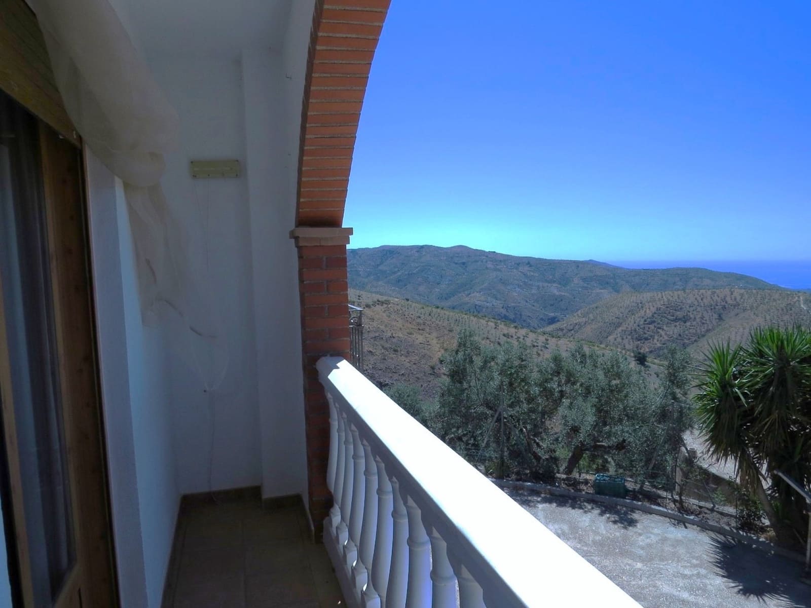 5 soveværelse Finca/Landehus til salg i Albondon med garage - € 280.000 (Ref: 8408403)