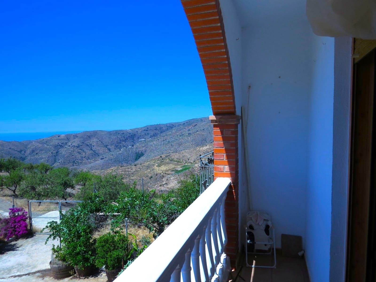 5 soveværelse Finca/Landehus til salg i Albondon med garage - € 280.000 (Ref: 8408403)