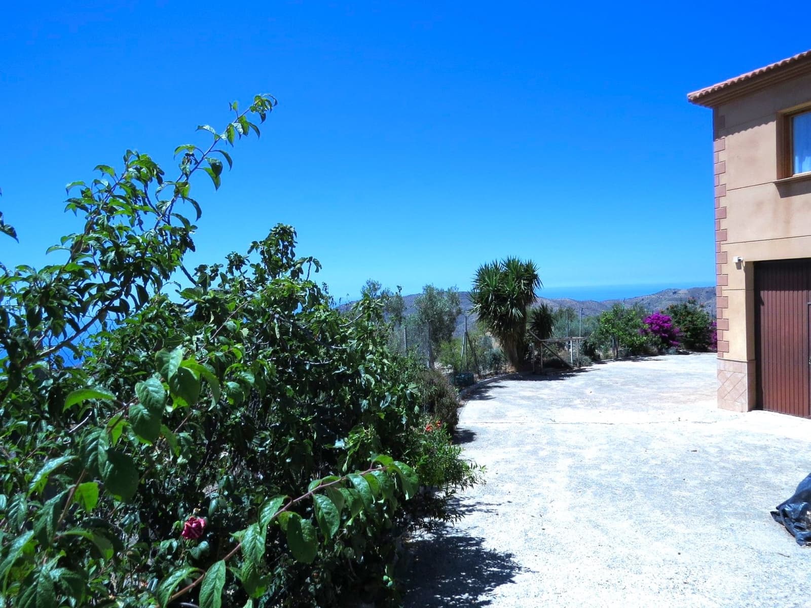 5 soveværelse Finca/Landehus til salg i Albondon med garage - € 280.000 (Ref: 8408403)