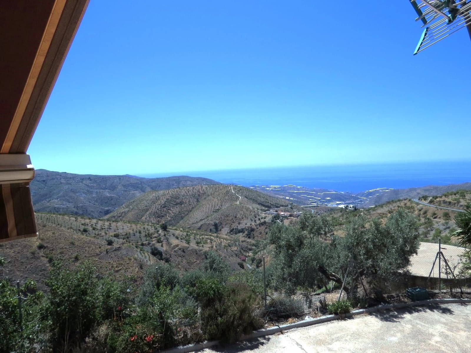 5 soveværelse Finca/Landehus til salg i Albondon med garage - € 280.000 (Ref: 8408403)