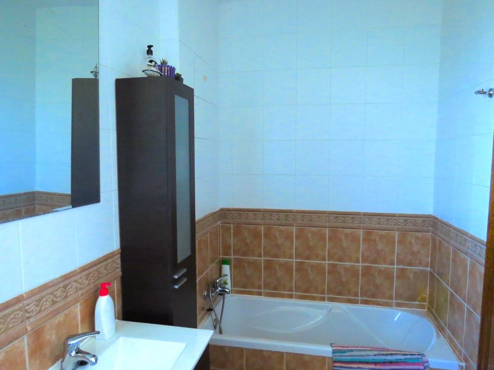 5 soveværelse Finca/Landehus til salg i Albondon med garage - € 280.000 (Ref: 8408403)