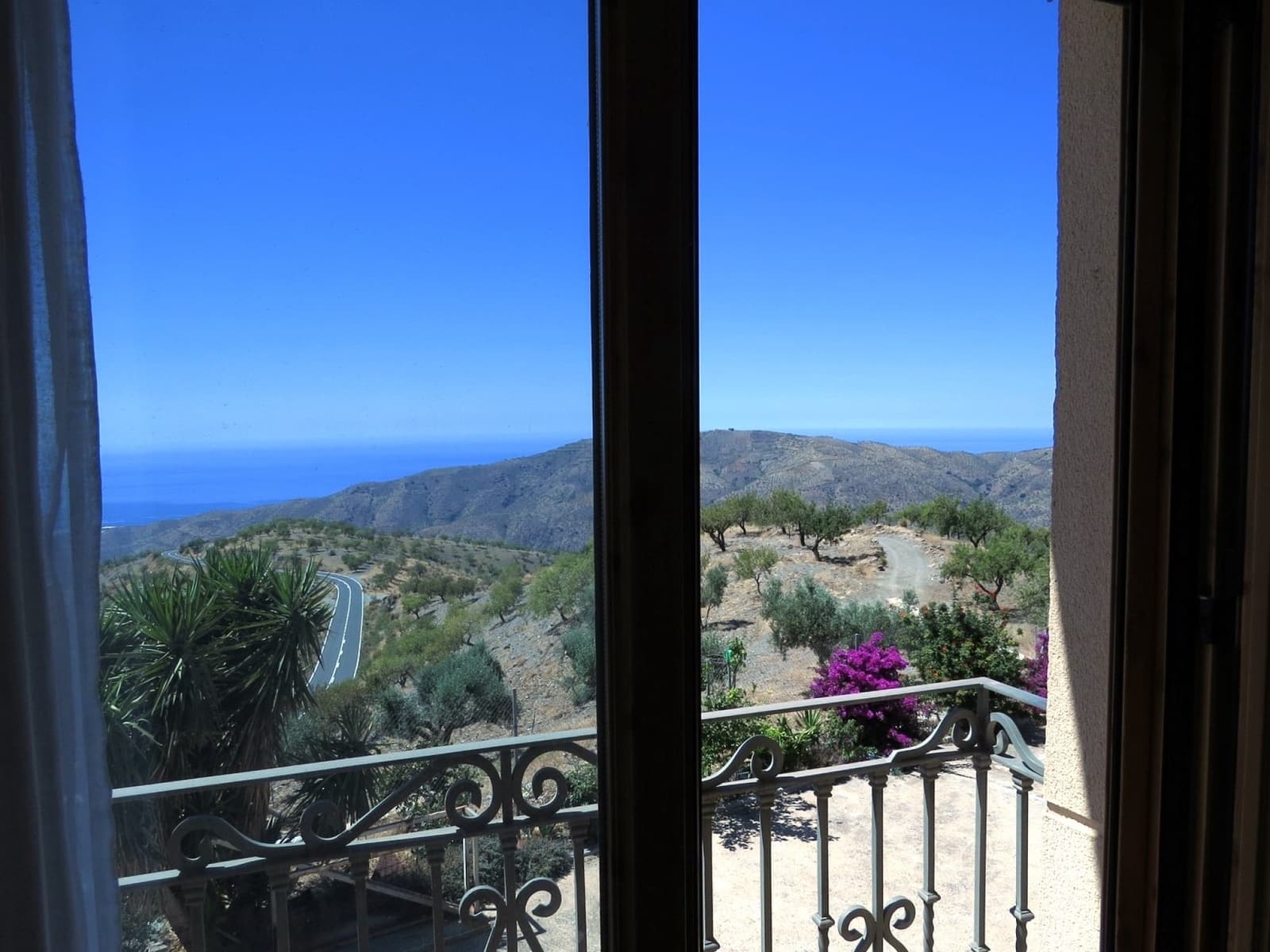 5 soveværelse Finca/Landehus til salg i Albondon med garage - € 280.000 (Ref: 8408403)