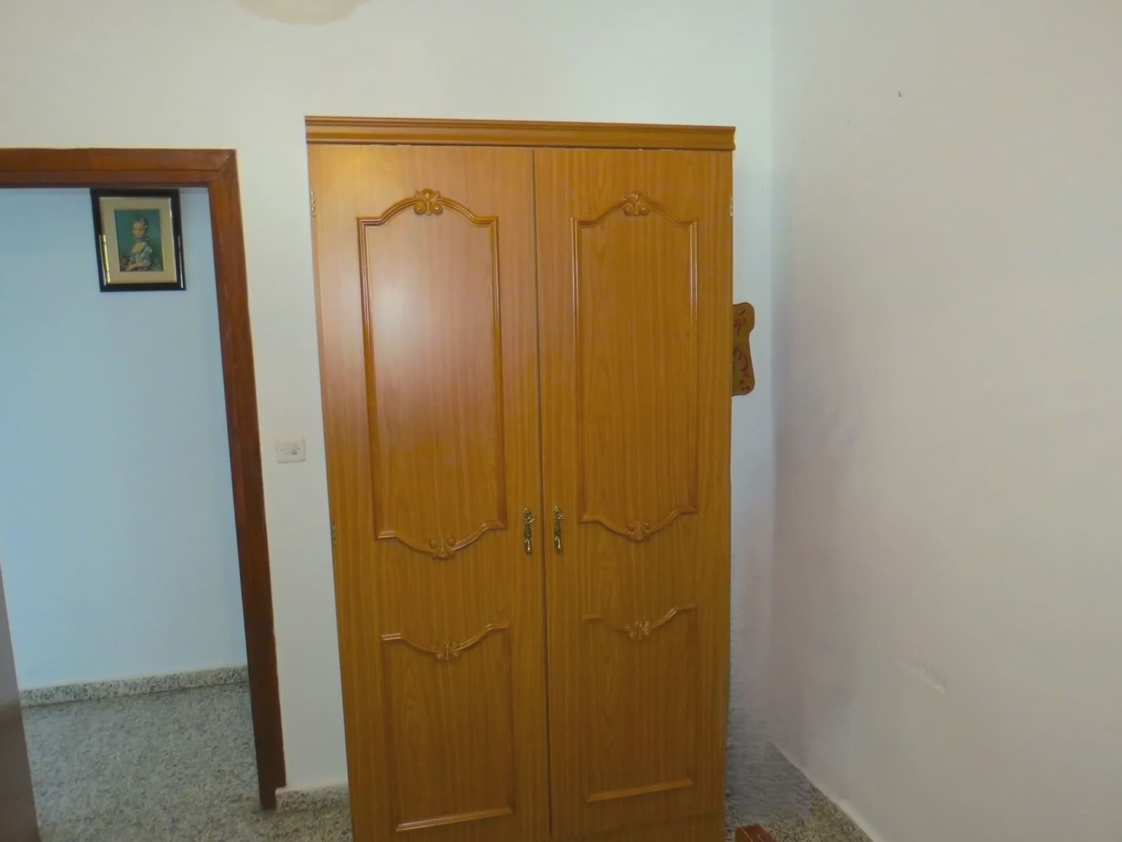 5 sypialnia Finka/Dom wiejski na sprzedaż w Yegen z garażem - 235 000 € (Ref: 8517209)