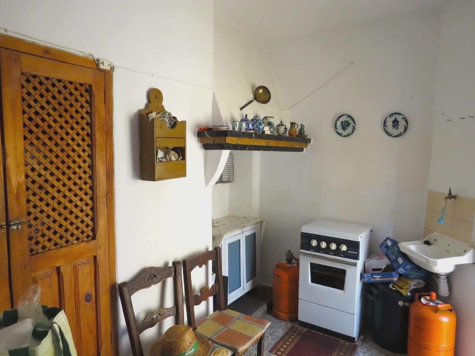 5 sypialnia Finka/Dom wiejski na sprzedaż w Yegen z garażem - 235 000 € (Ref: 8517209)