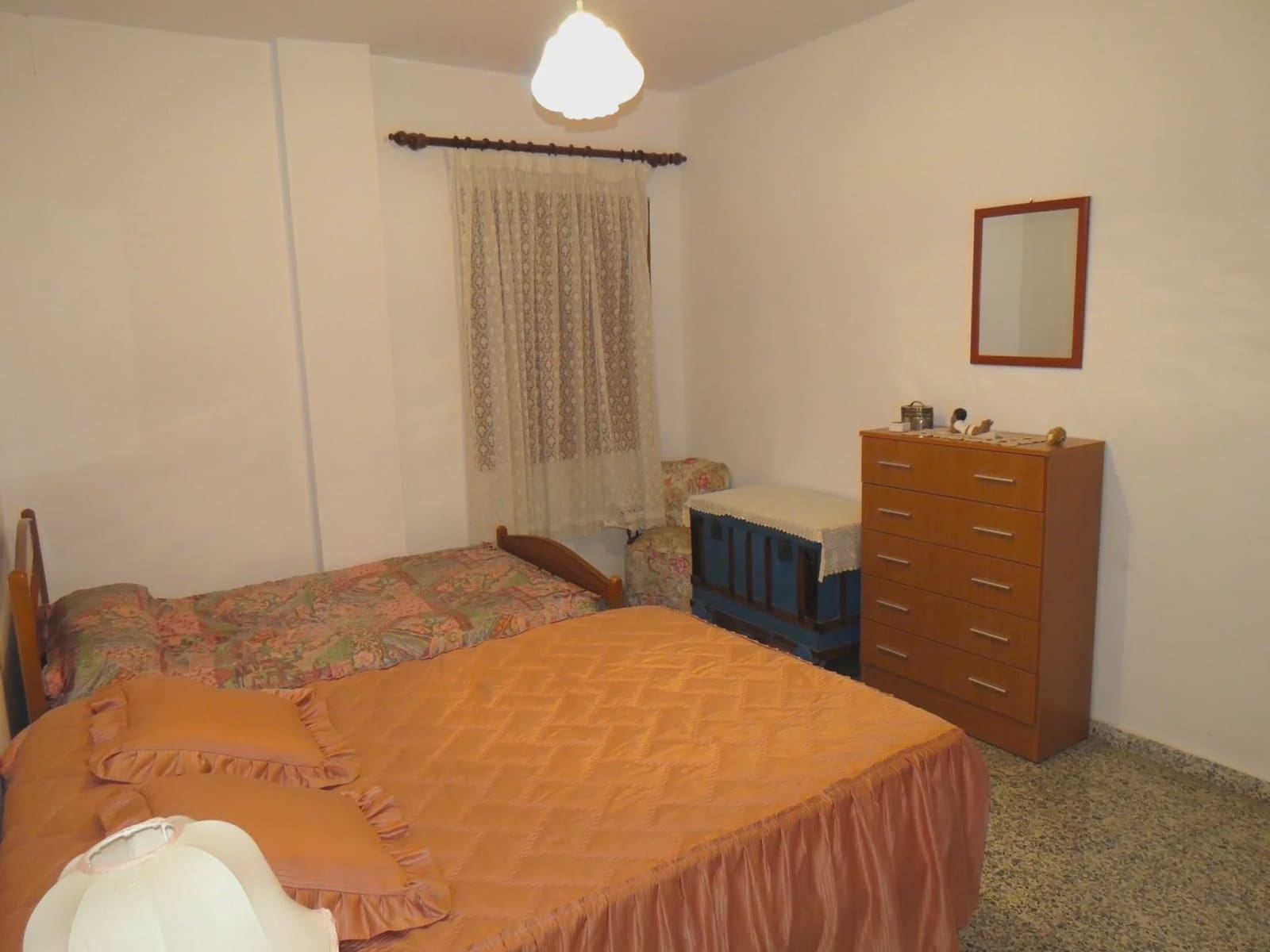 5 sypialnia Finka/Dom wiejski na sprzedaż w Yegen z garażem - 235 000 € (Ref: 8517209)