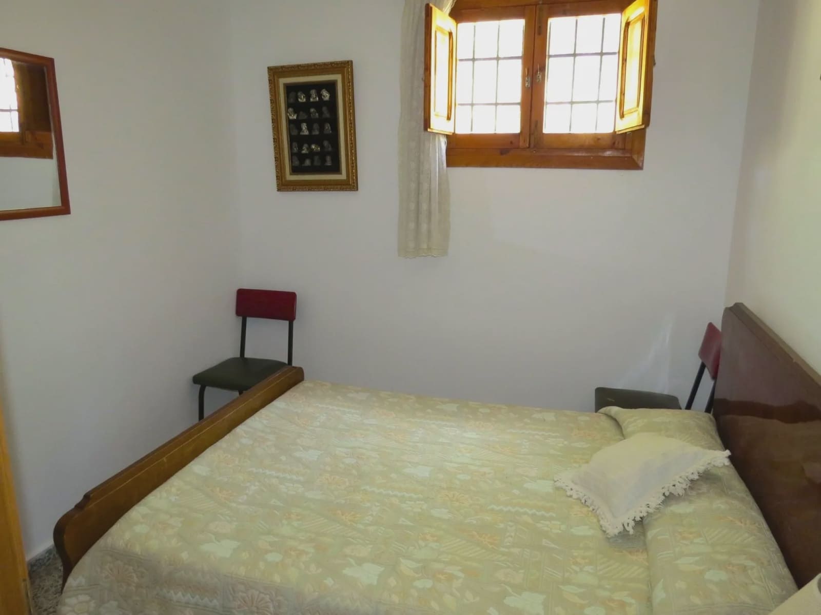5 sypialnia Finka/Dom wiejski na sprzedaż w Yegen z garażem - 235 000 € (Ref: 8517209)