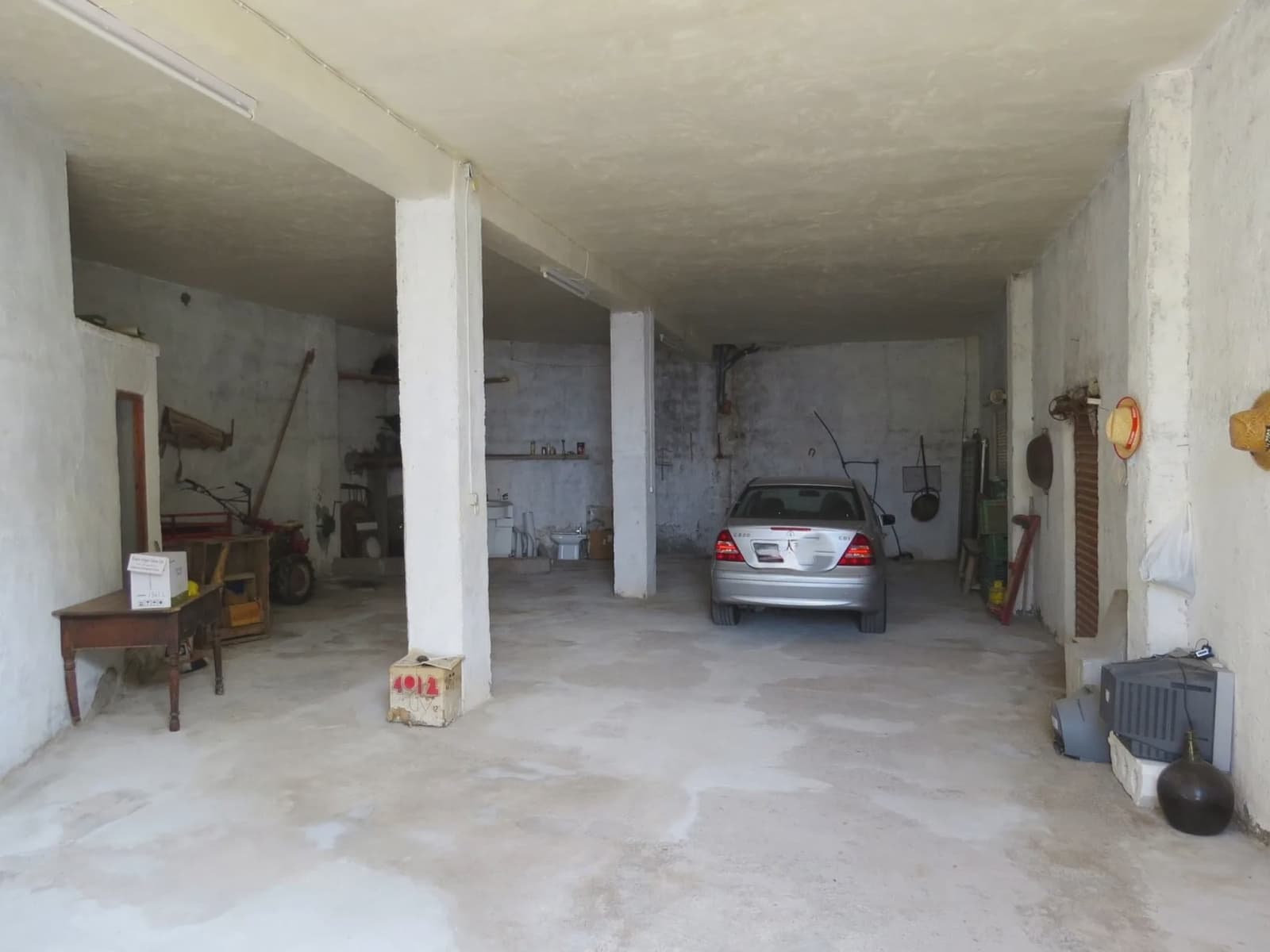 5 sypialnia Finka/Dom wiejski na sprzedaż w Yegen z garażem - 235 000 € (Ref: 8517209)