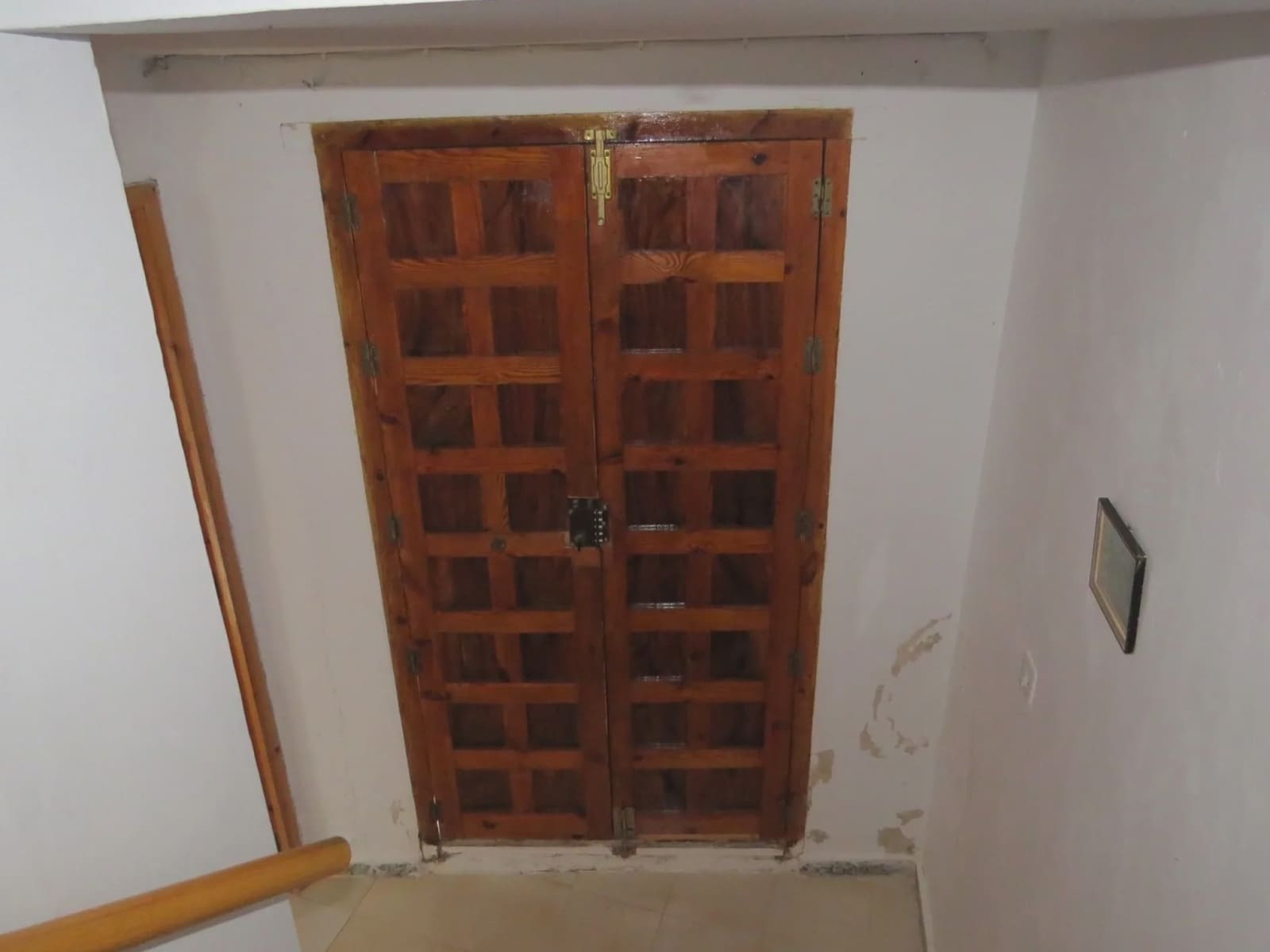 5 sypialnia Finka/Dom wiejski na sprzedaż w Yegen z garażem - 235 000 € (Ref: 8517209)